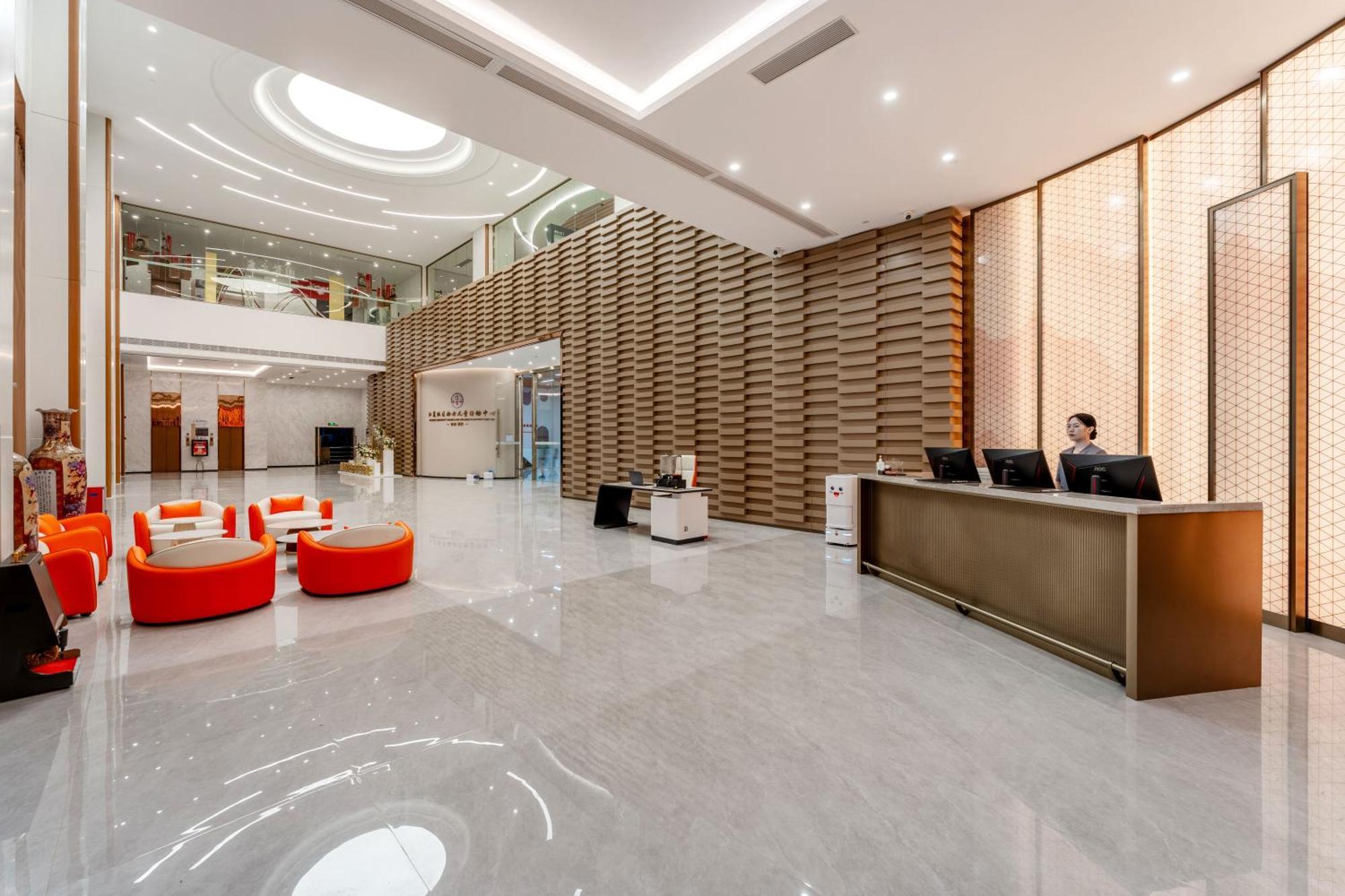 Liang Fan Holiday Inn Cantón Exterior foto